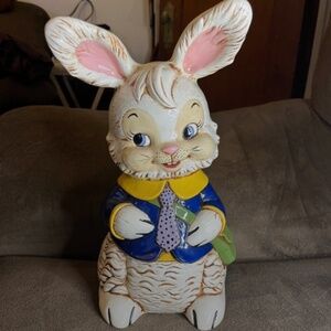 Vintage Easter Bunny/Rabbit Ceramic Albertas Mold 1967 Hand Painted 13 Inch